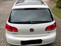 Gebraucht VW Golf VI Team 105 PS (77 kW) 2010 Weiß Kleinwagen