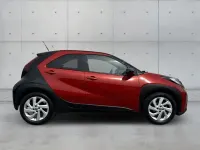 Gebraucht Toyota Aygo X Pulse 72 PS (52 kW) 2022 Chilli red perleffekt/dach nig SUV