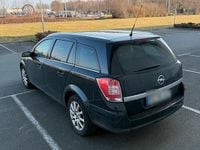 Gebraucht Opel Astra 116 PS (85 kW) 2010 Schwarz Kombi