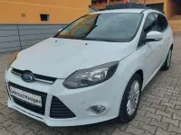 Usado Ford Focus Champions Edition 116 CV (85 kW) 2012 Blanco Familiar