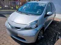 Gebraucht Toyota Aygo 69 PS (50 kW) 2007 Silber Kleinwagen