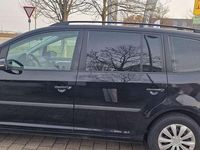 Gebraucht VW Touran Trendline 105 PS (77 kW) 2012 Schwarz Van / Kleinbus