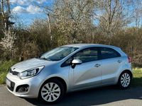 Second-hand Kia Rio 90 CP (66 kW) 2012 Argintiu Berlinǎ