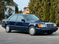 Gebraucht Mercedes E200 118 PS (86 kW) 1990 Blau Limousine
