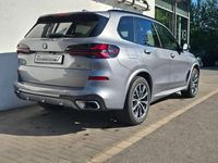 Gebraucht BMW X5 M Sport 352 PS (258 kW) 2024 Skyscraper grau metallic SUV