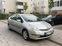 Second-hand Toyota Prius 77 CP (56 kW) 2005 Argintiu Hatchback
