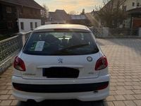Gebraucht Peugeot 206 75 PS (55 kW) 2010 Weiß Limousine