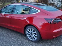 Second-hand Tesla Model 3 253 kW (345 CP) 2020 Roșu Berlinǎ