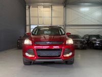 Gebraucht Ford Kuga Trend 150 PS (110 kW) 2016 Rot SUV