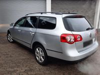 Gebraucht VW Passat 140 PS (102 kW) 2008 Silber Kombi