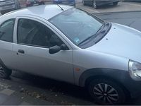 Second-hand Ford Ka 2004 Argintiu Hatchback