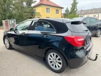Gebraucht Mercedes A180 122 PS (89 kW) 2014 Schwarz Kleinwagen