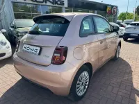 Gebraucht Fiat 500e 86 kW (118 PS) 2023 Rose gold metallic Kleinwagen