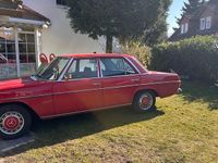 Gebraucht Mercedes 200 95 PS (69 kW) 1973 Rot Limousine