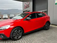Gebraucht Volvo V40 CC Momentum 190 PS (139 kW) 2016 Rot Kombi