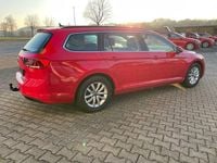 Gebraucht VW Passat Business 122 PS (89 kW) 2023 Rot Kombi