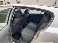 Gebraucht Opel Astra Edition 105 PS (77 kW) 2007 Silber Limousine