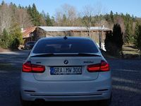 Gebraucht BMW 320 M Performance 190 PS (139 kW) 2017 Weiß Limousine
