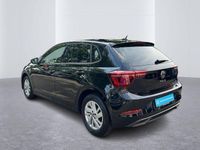 Gebraucht VW Polo Style 95 PS (69 kW) 2024 2t deep black perleffekt (metallic) Limousine