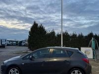 Gebraucht Opel Astra 120 PS (88 kW) 2014 Grau Limousine