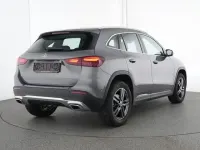 Gebraucht Mercedes GLA200 Advanced 163 PS (119 kW) 2025 lack mountaingrau SUV