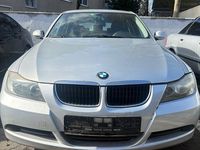 Gebraucht BMW 320 177 PS (130 kW) 2008 Schwarz Kombi