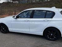 Gebraucht BMW 118 Advantage 136 PS (100 kW) 2017 Weiß Kleinwagen