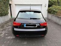 Gebraucht Audi A1 Attraction 86 PS (63 kW) 2013 Schwarz Kleinwagen