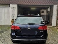Usata VW Passat 140 CV (102 kW) 2013 Blu Station wagon