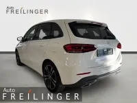 Gebraucht Mercedes B200 Progressive 163 PS (119 kW) 2019 Weiß Kleinwagen