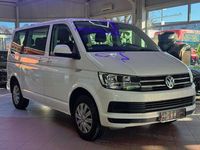 Gebraucht VW Caravelle Comfortline 84 PS (61 kW) 2017 Candyweiß Van / Kleinbus