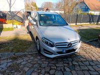Gebraucht Mercedes B200 156 PS (114 kW) 2016 Silber Van / Kleinbus