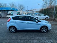 Gebraucht Ford Fiesta 82 PS (60 kW) 2009 Weiß Kleinwagen