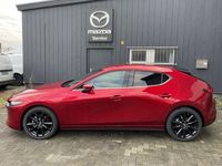 Neu Mazda 3 Exclusive 186 PS (136 kW) 2025 Rot Limousine