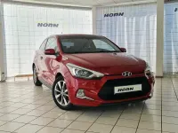 Gebraucht Hyundai i20 101 PS (74 kW) 2015 Red passion / mic Coupé