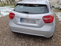 Gebraucht Mercedes A180 122 PS (89 kW) 2014 Silber Kleinwagen