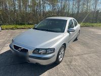 Second-hand Volvo S60 140 CP (102 kW) 2002 Argintiu Berlinǎ