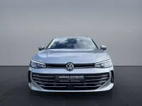 Gebraucht VW Passat 150 PS (110 kW) 2025 Oyster silver metallic Kombi