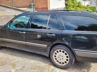 Gebraucht Mercedes E320 Elegance 224 PS (164 kW) 1998 Schwarz Limousine