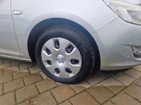 Gebraucht Opel Astra Edition 110 PS (80 kW) 2012 Silber Kombi