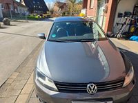 Gebraucht VW Jetta Comfortline 105 PS (77 kW) 2011 Grau Limousine