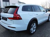 Gebraucht Volvo V60 CC 197 PS (144 kW) 2021 Weiß Kombi
