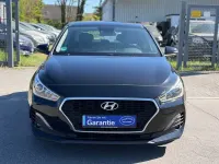 Gebraucht Hyundai i30 Select 99 PS (72 kW) 2020 Schwarz Limousine