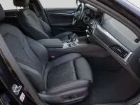 Gebraucht BMW 520 M Sport 190 PS (139 kW) 2023 M carbonschwarz metallic Kombi