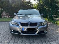Gebraucht BMW 320 177 PS (130 kW) 2010 Grau Limousine
