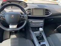 Gebraucht Peugeot 308 Allure 125 PS (91 kW) 2014 Grau Limousine