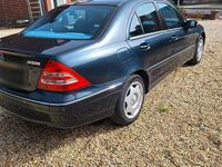 Gebraucht Mercedes C240 170 PS (125 kW) 2000 Blau Limousine
