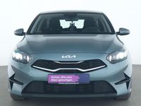 Gebraucht Kia Ceed Spirit 160 PS (117 kW) 2023 Yucca blau Kleinwagen