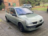 Gebraucht Renault Clio II 75 PS (55 kW) 2003 Grün Kleinwagen