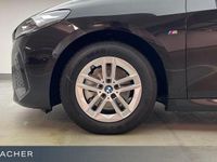 Gebraucht BMW 220 Active Tourer M Sport 150 PS (110 kW) 2025 Schwarz Van / Kleinbus